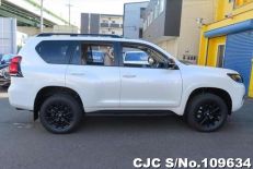 2023 Toyota Land Cruiser Prado